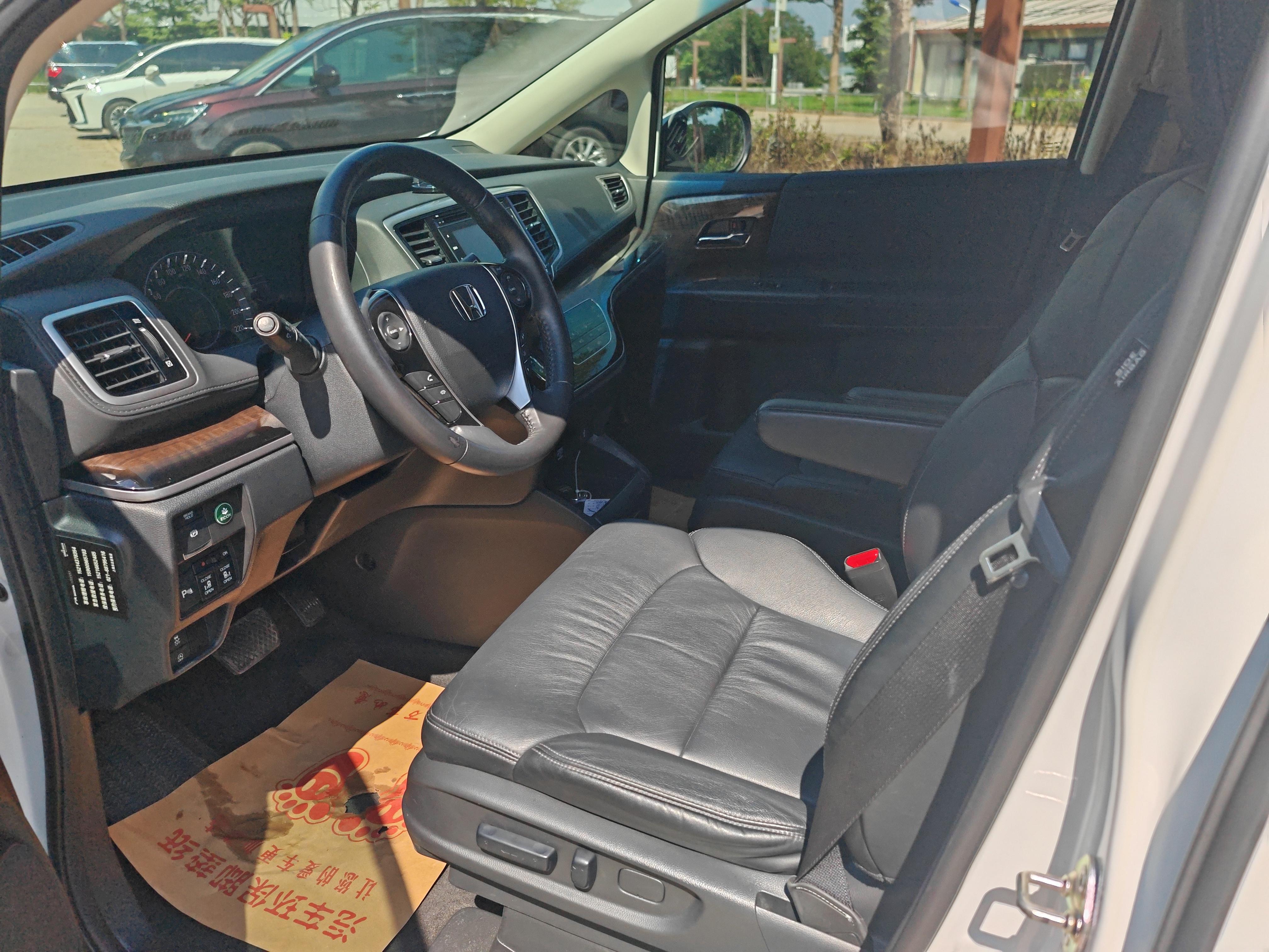 Honda Odyssey 2017 thumb 10