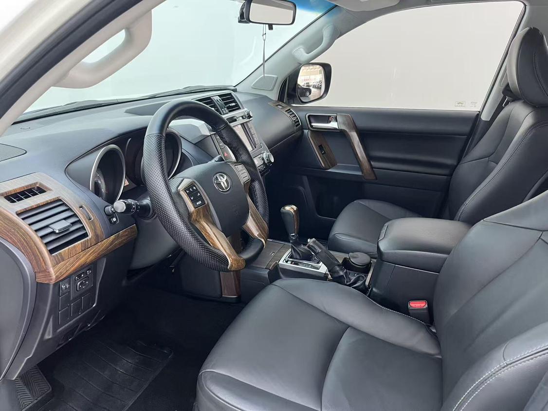 Toyota Land Cruiser Prado 2017 thumb 12