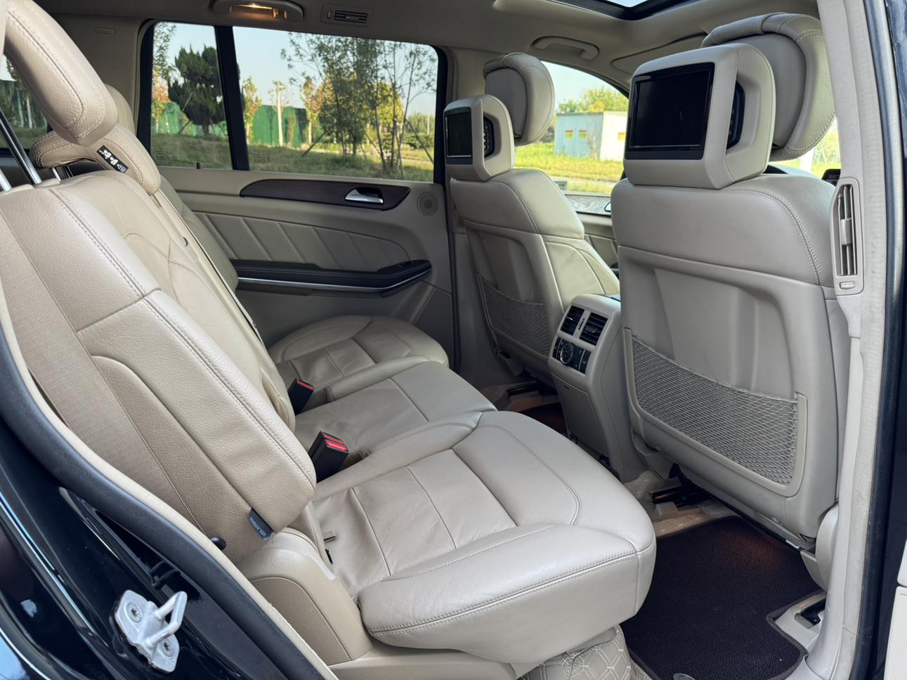 Mercedes-Benz GL 2017 thumb 10