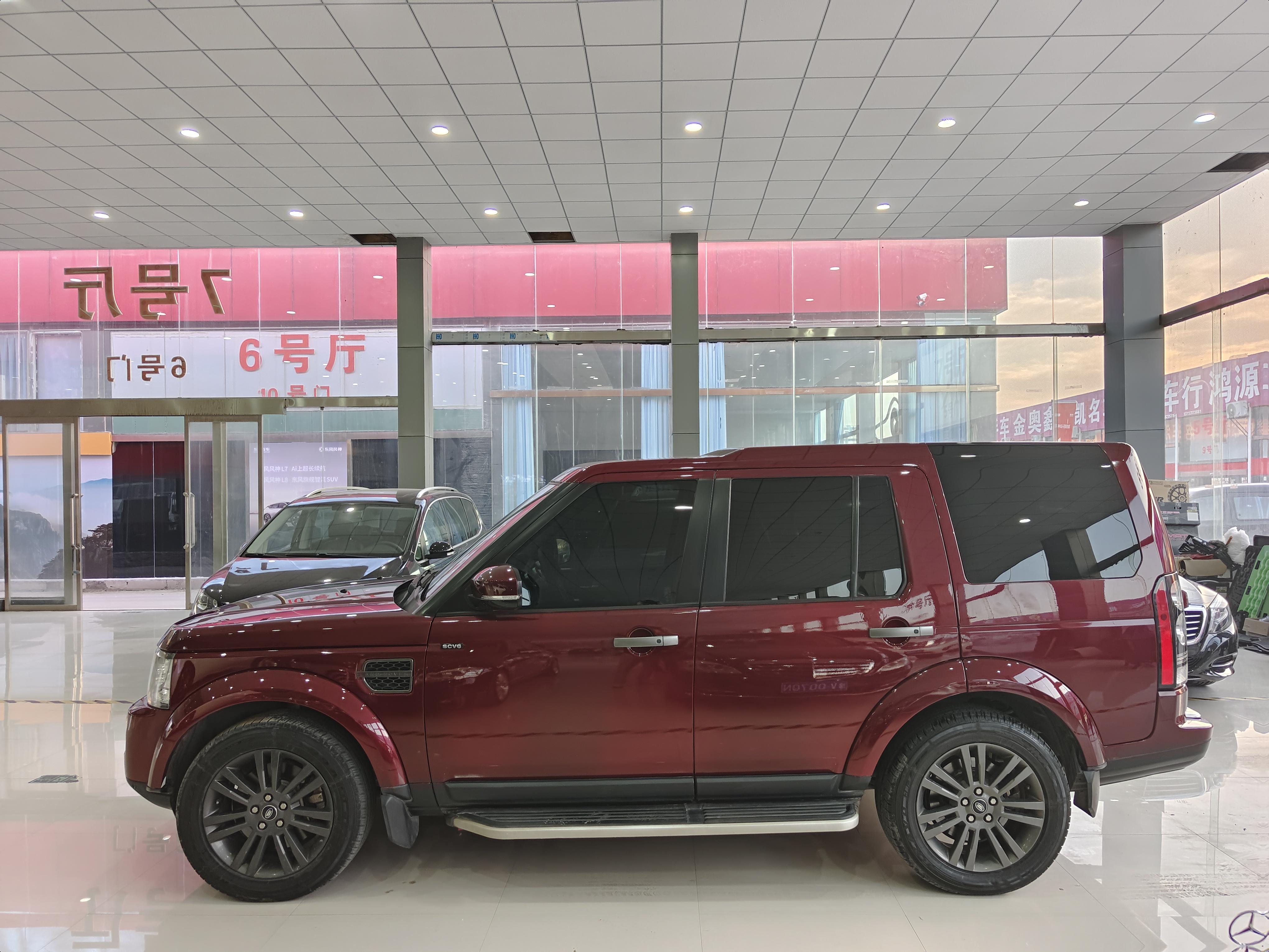 Land Rover Discovery 2017 thumb 2