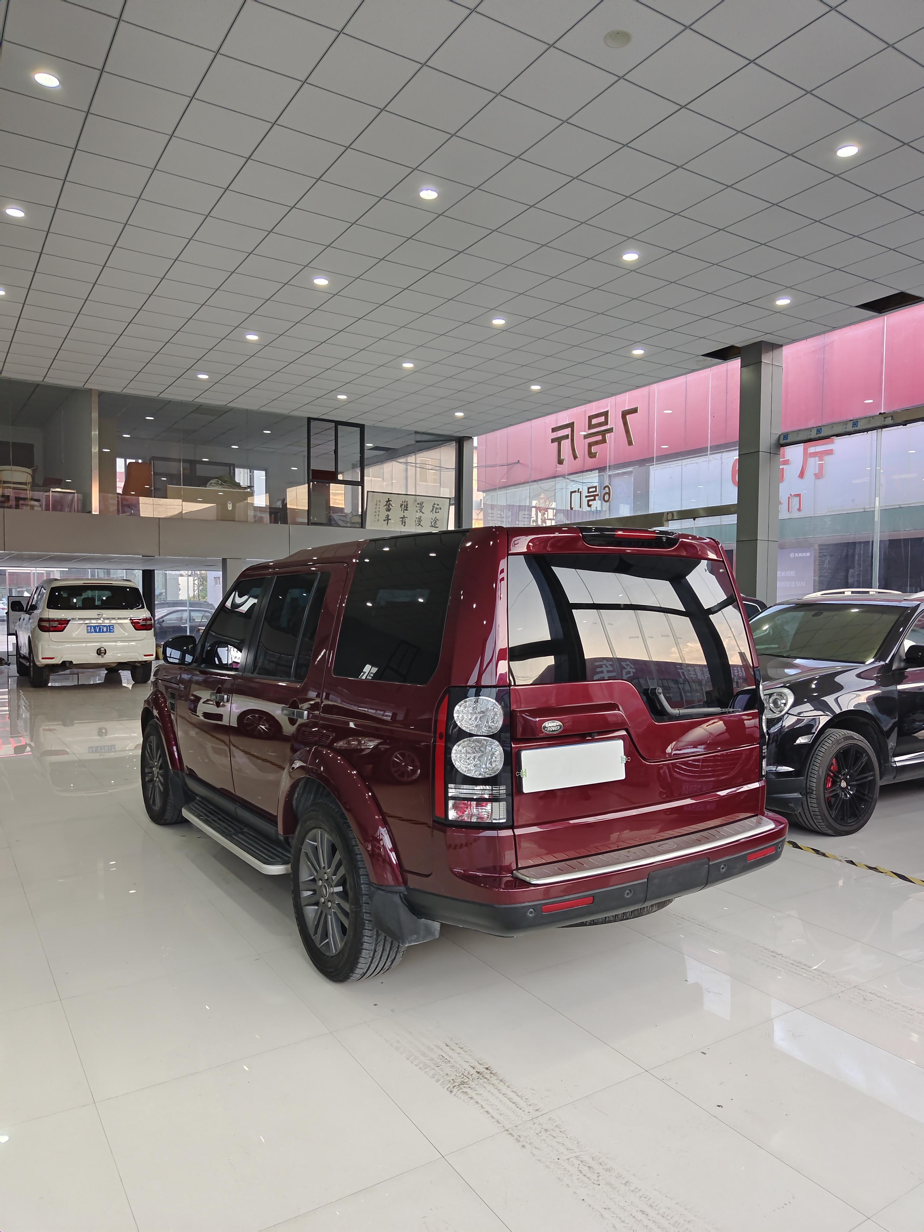 Land Rover Discovery 2017 thumb 3
