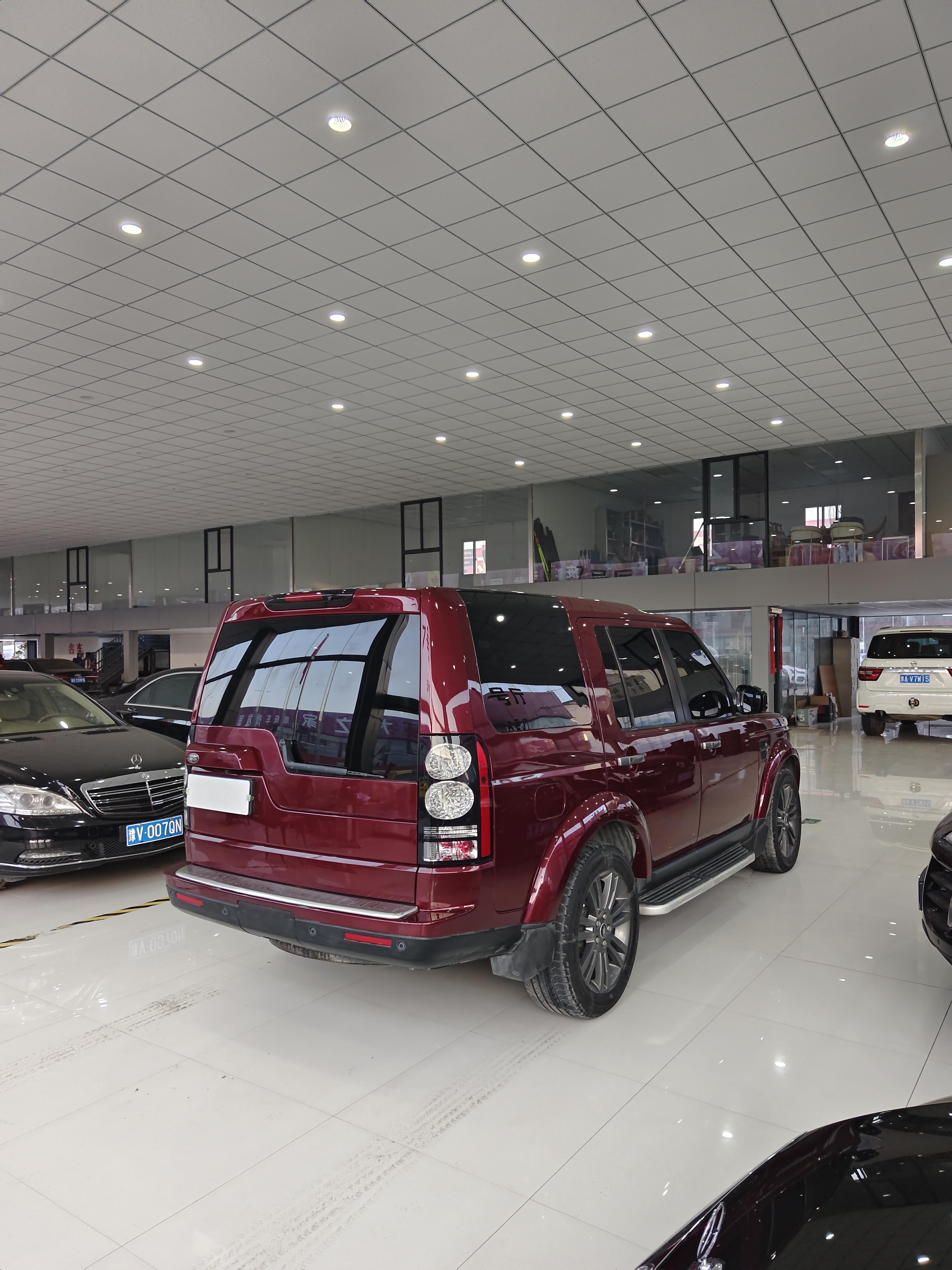 Land Rover Discovery 2017 thumb 8