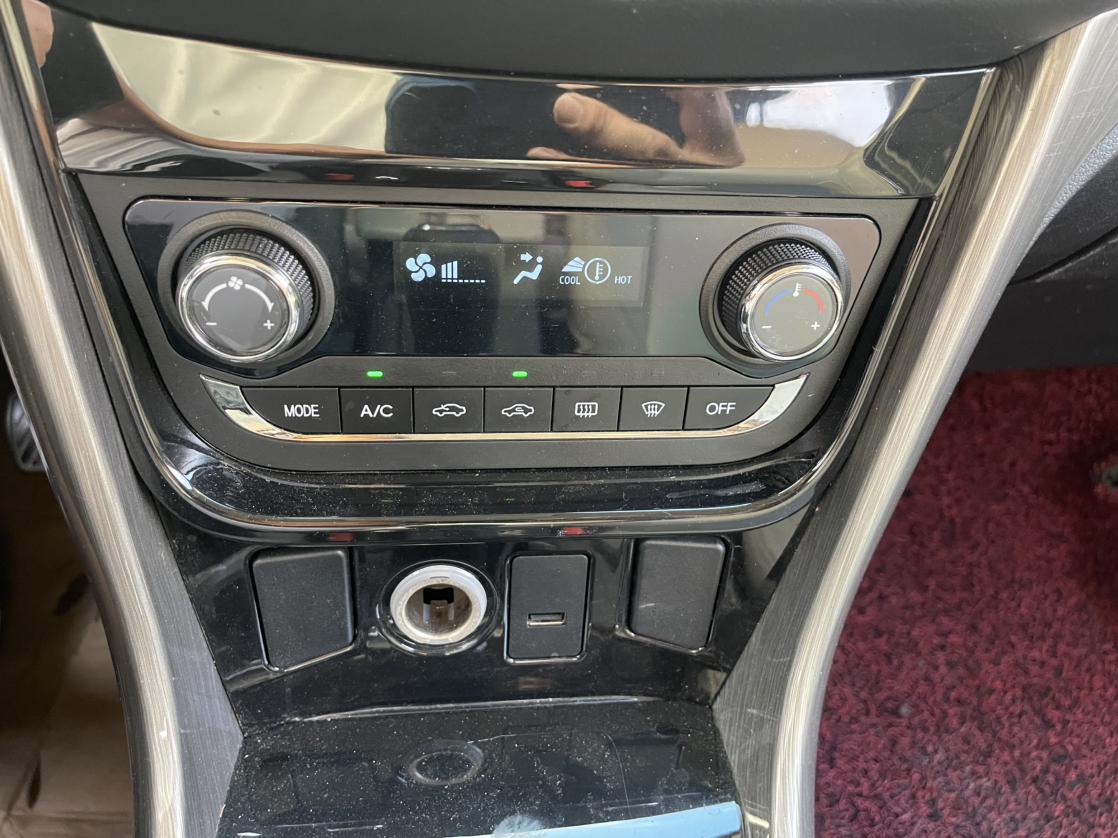BAIC Huansu S5 2017 thumb 8