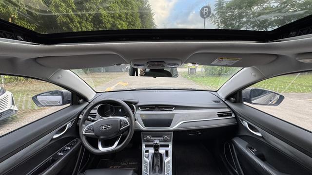Geely Emgrand 2021 thumb 2