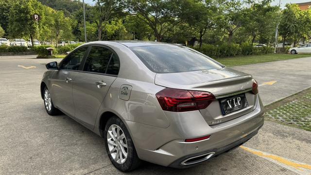 Geely Emgrand 2021 thumb 4