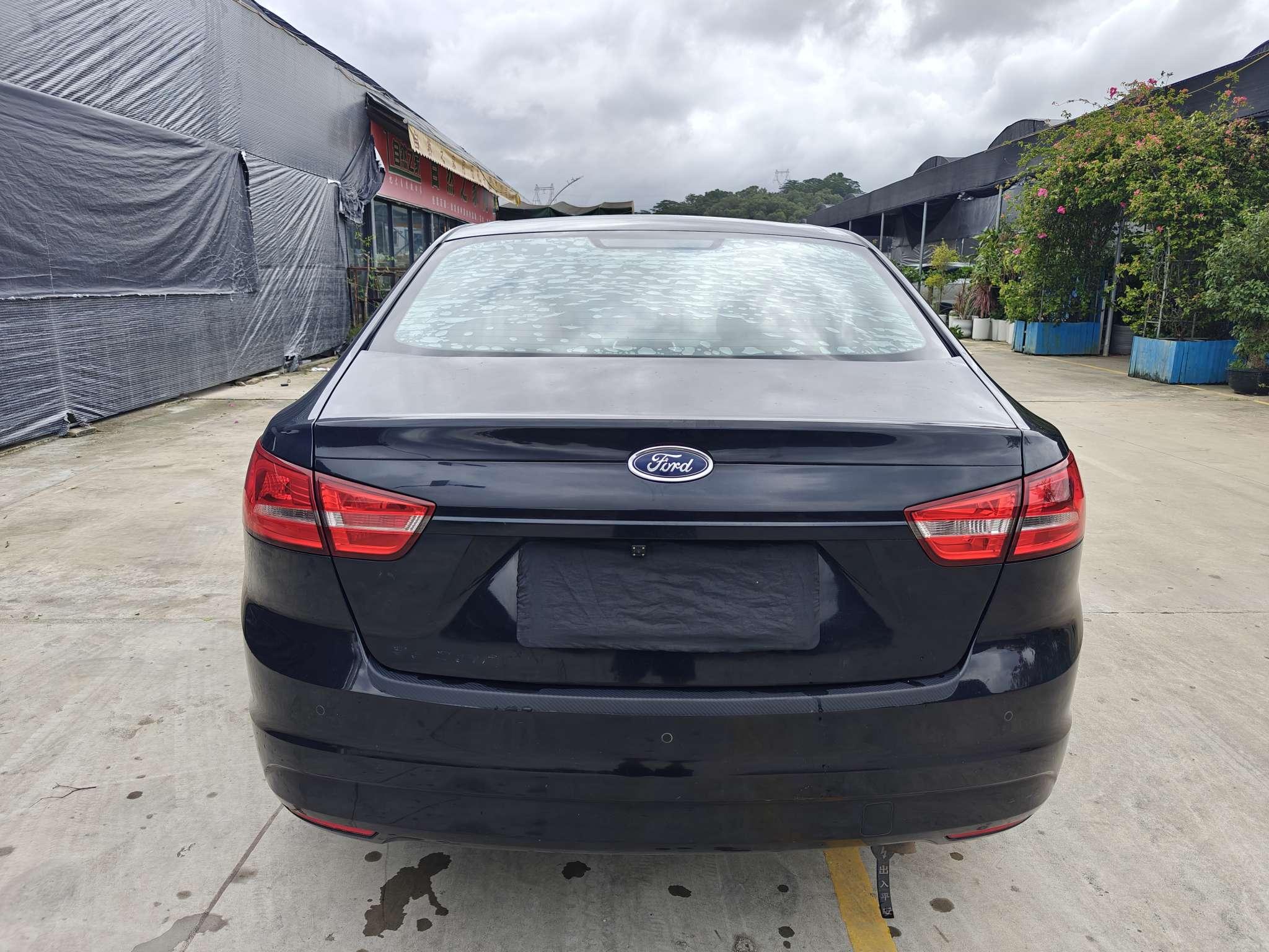 Ford Focus 2015 thumb 3