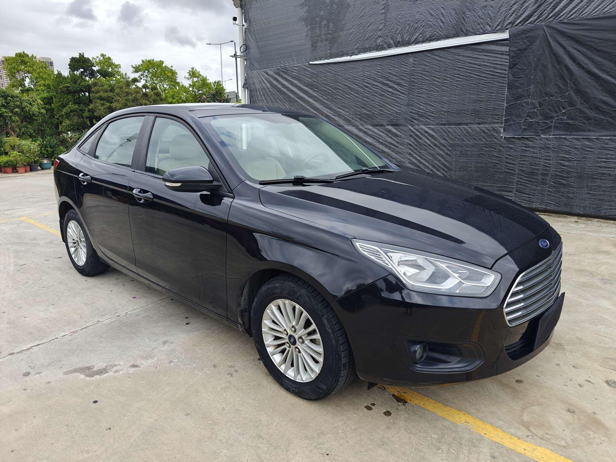 Ford Focus 2015 thumb 11