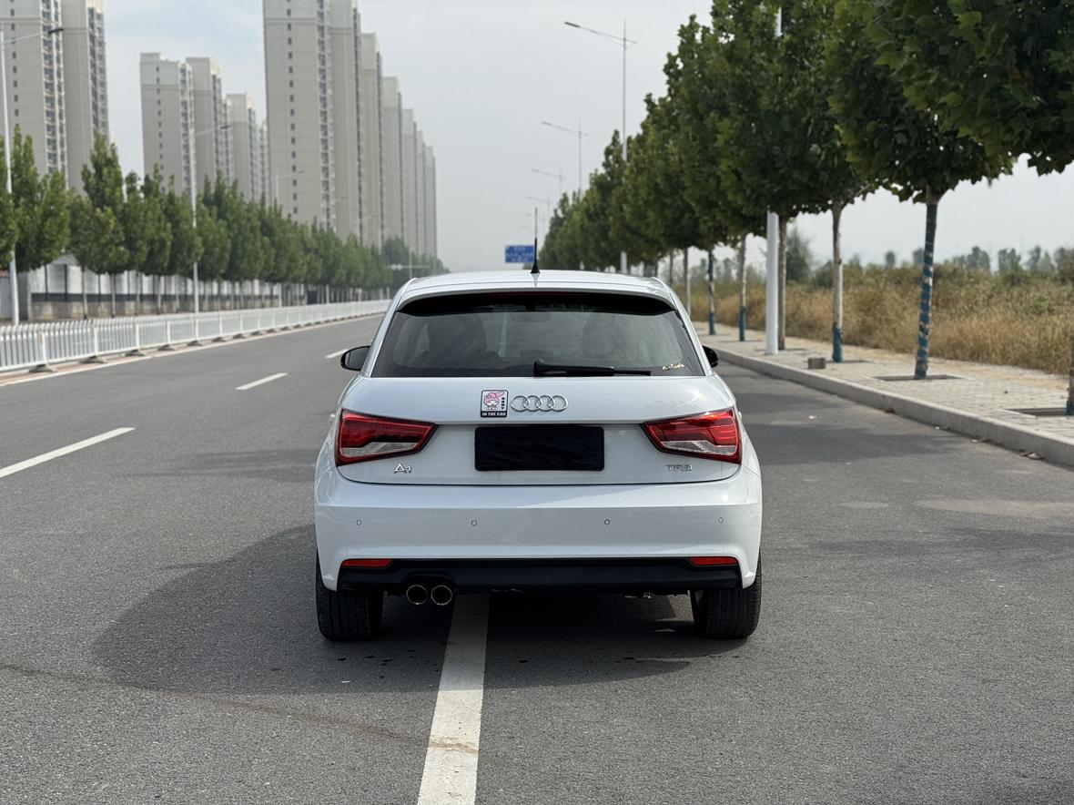 Audi A1 2016 thumb 3