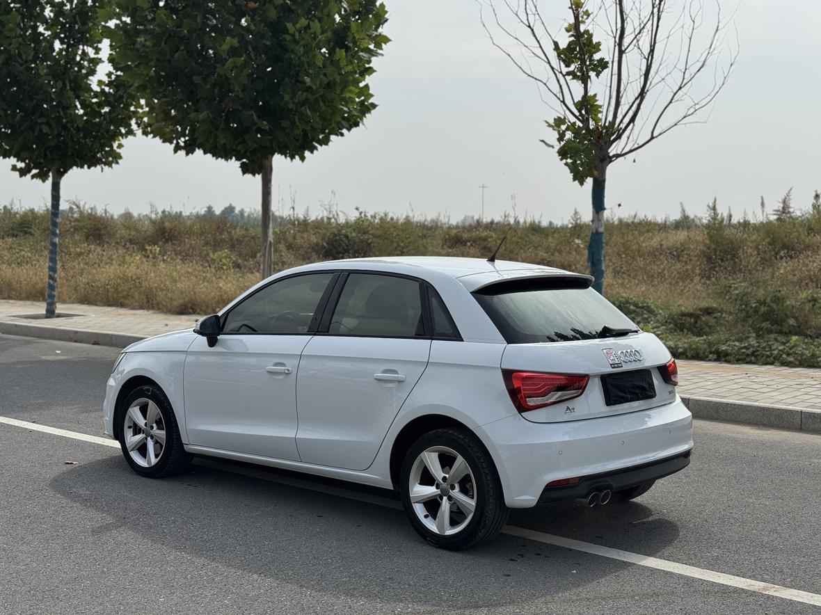 Audi A1 2016 thumb 11