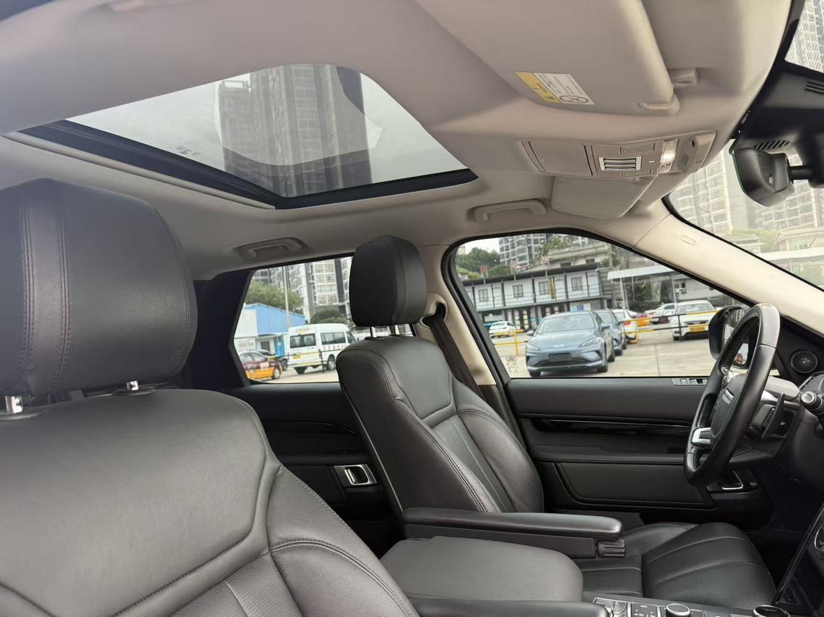Land Rover Discovery 2017 thumb 11