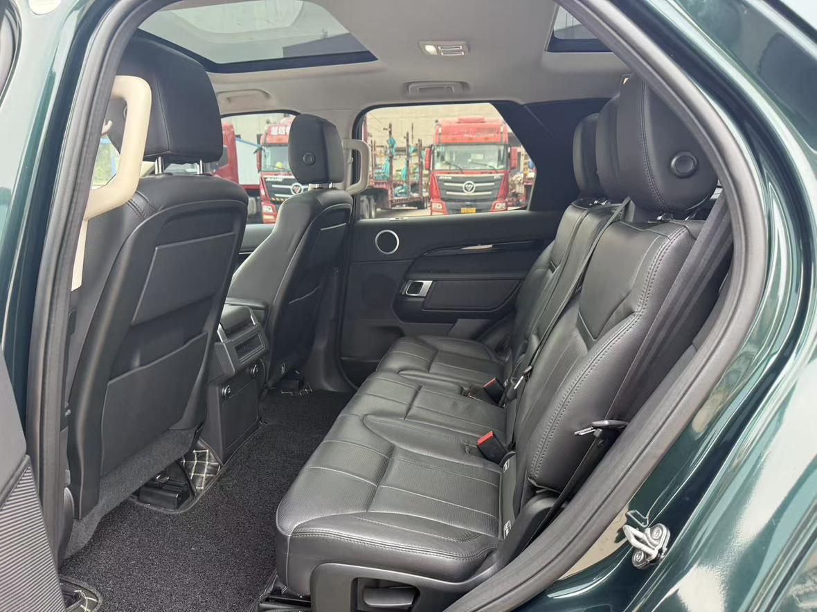 Land Rover Discovery 2017 thumb 12