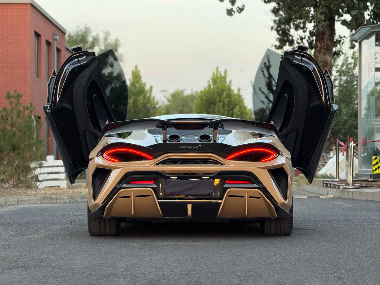 McLaren 540C 2017 thumb 3