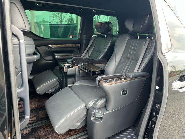 Toyota Vellfire 2022 thumb 2
