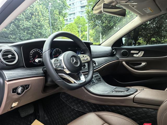 Mercedes-Benz E-Class 2019 thumb 4