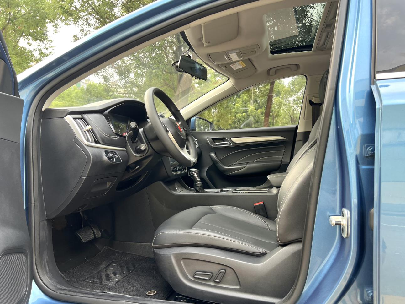 Roewe i6 2020 thumb 6