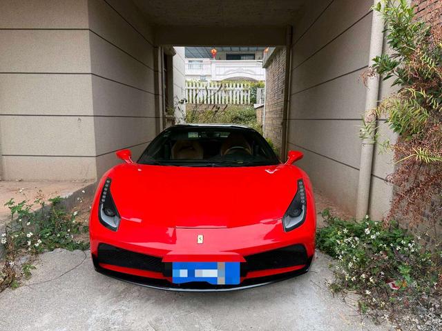 Ferrari 488 2015 thumb 9