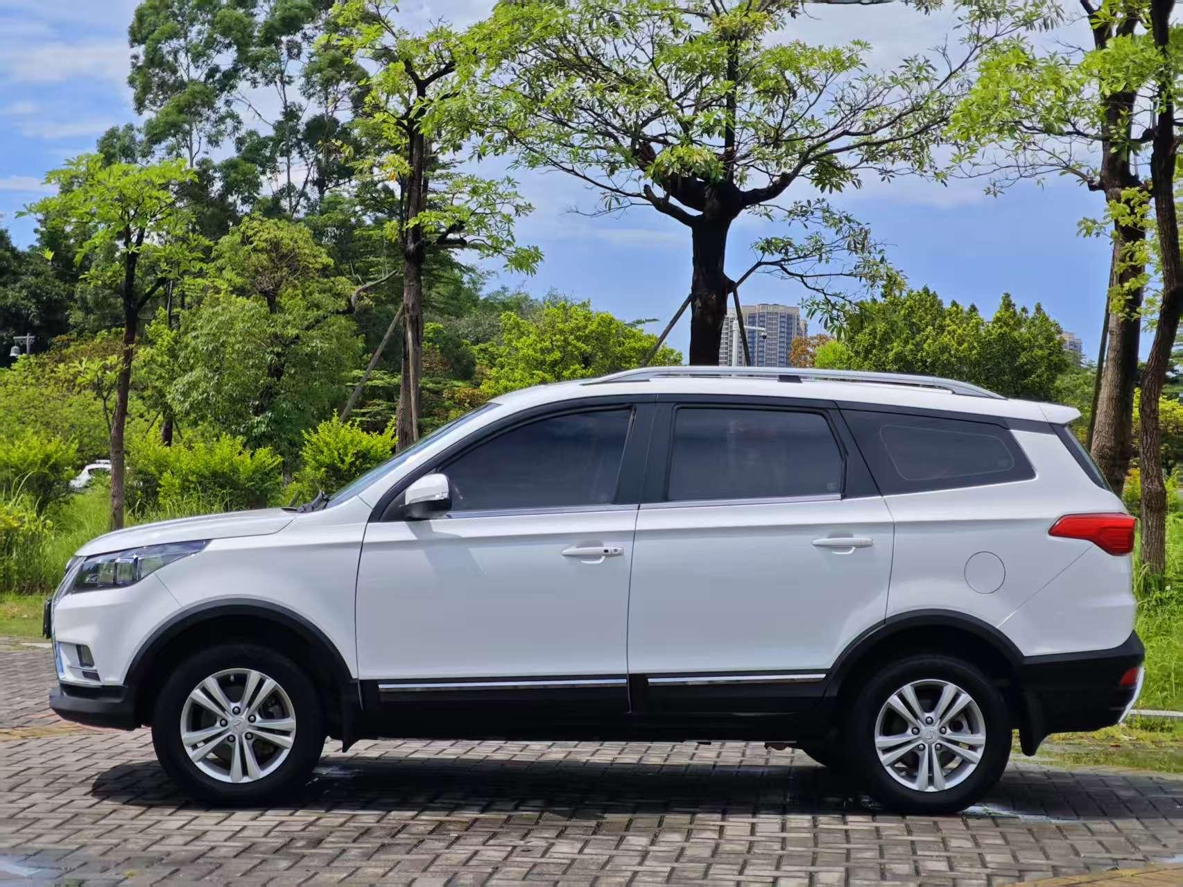 BAIC Huansu S3 2018 thumb 2