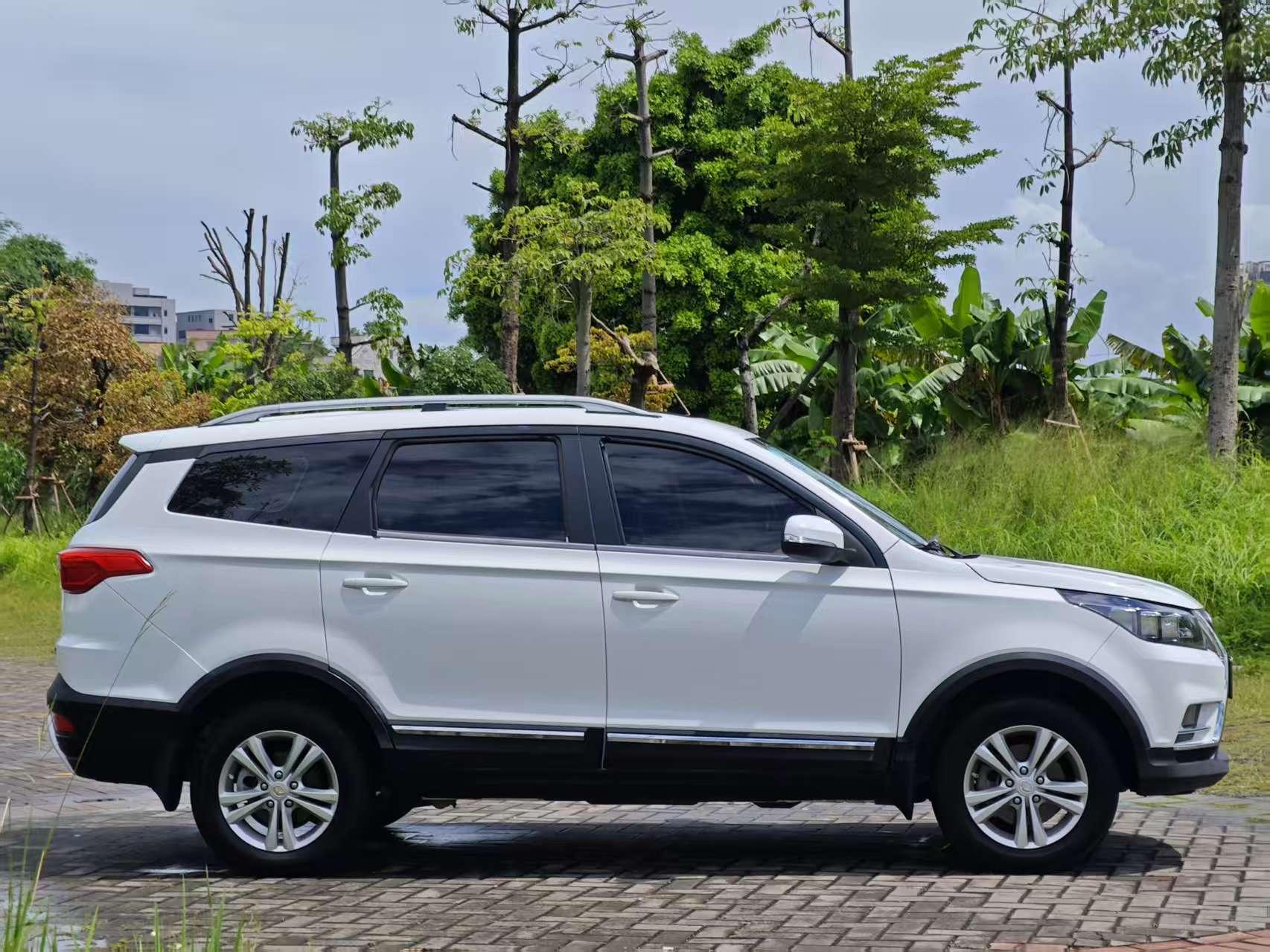 BAIC Huansu S3 2018 thumb 6