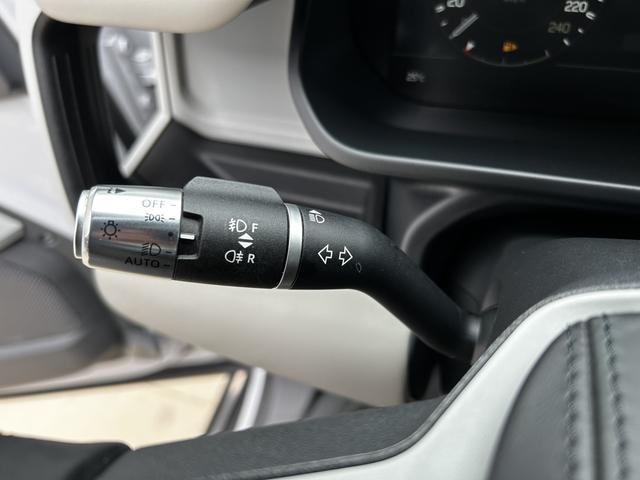Land Rover Defender 2022 thumb 4