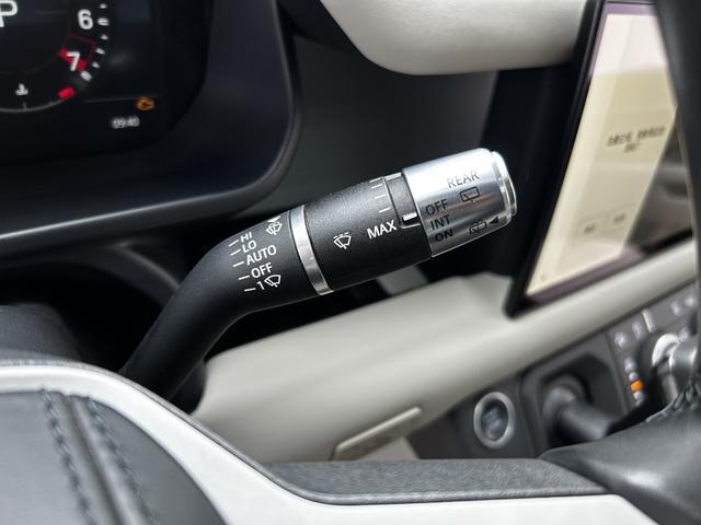 Land Rover Defender 2022 thumb 5