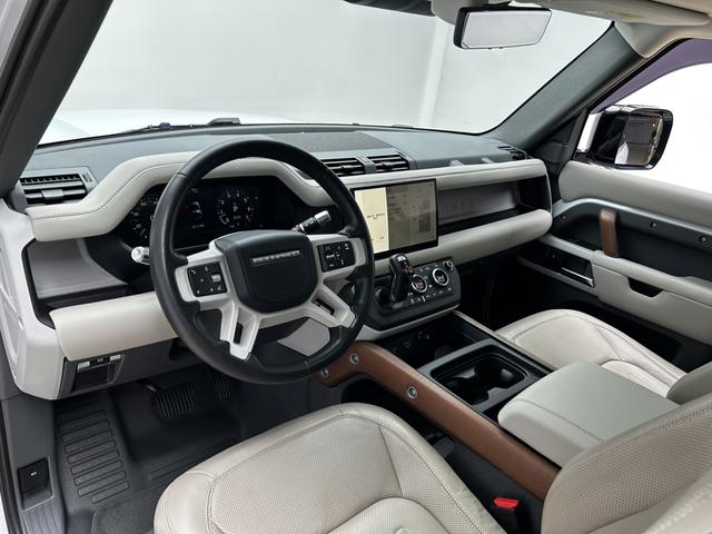 Land Rover Defender 2022 thumb 8