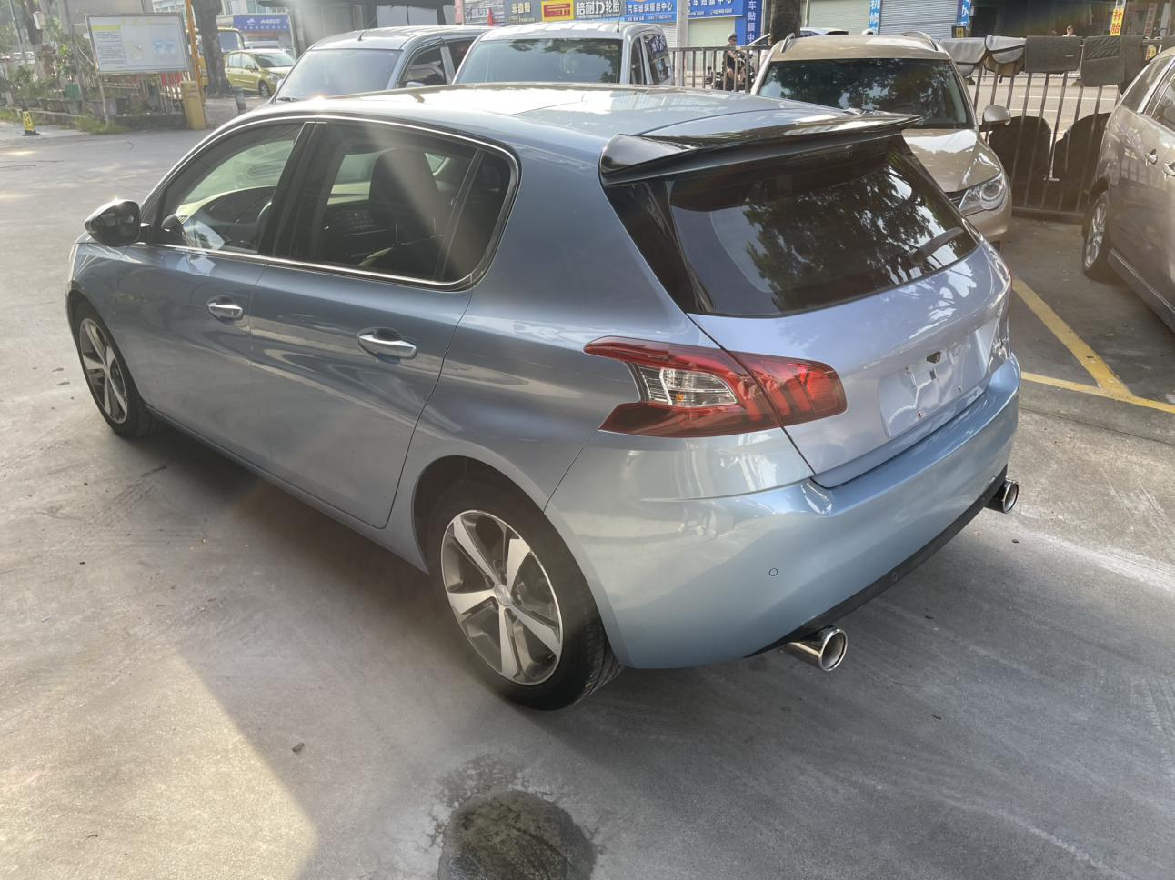 Peugeot 308 2016 thumb 2