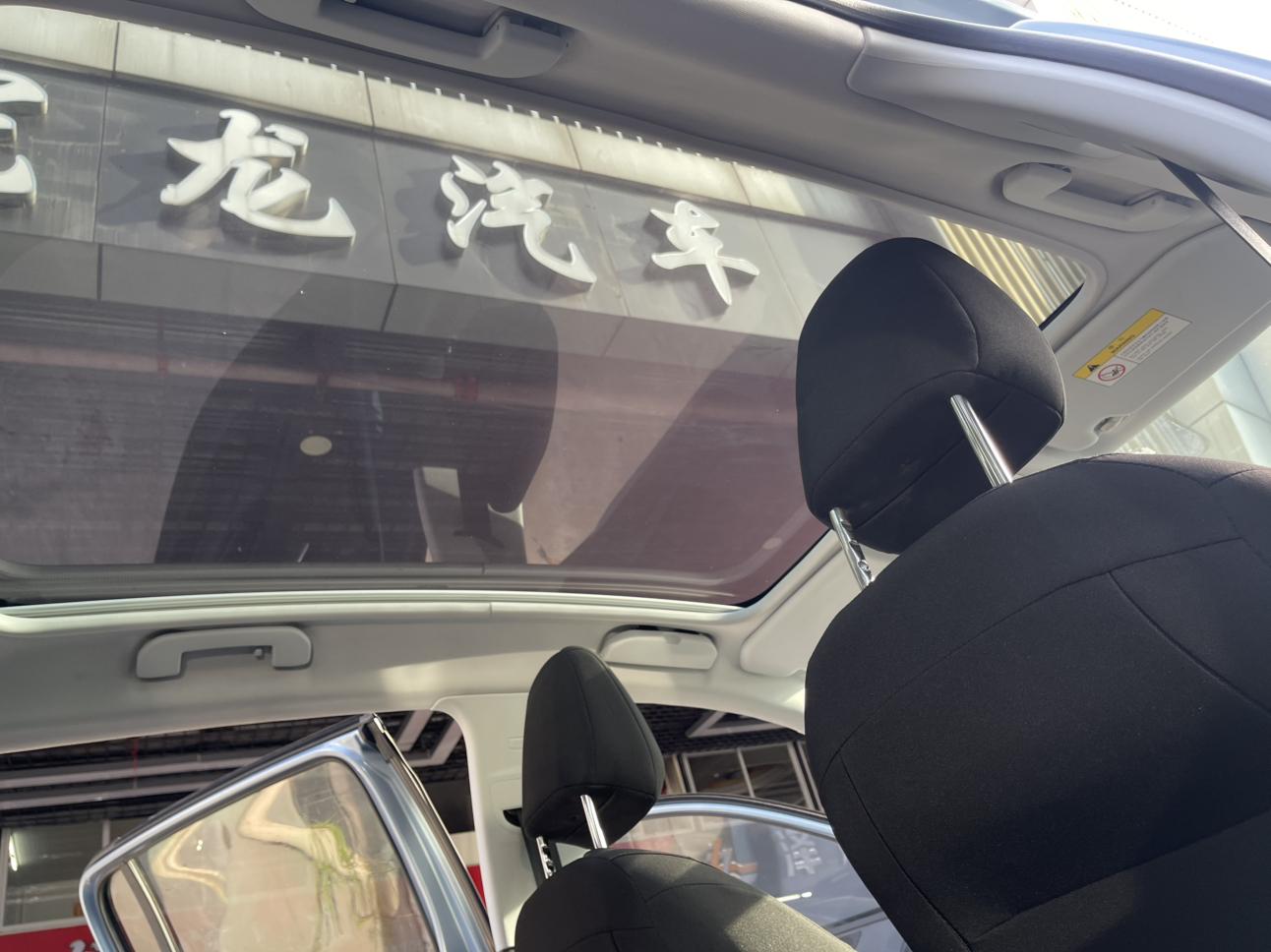Peugeot 308 2016 thumb 6