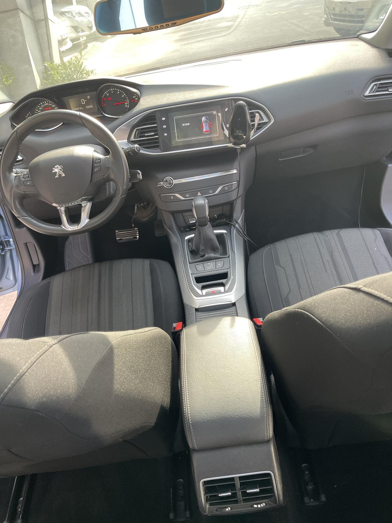Peugeot 308 2016 thumb 10