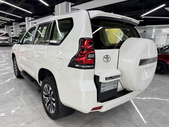Toyota Land Cruiser Prado 2023 thumb 3
