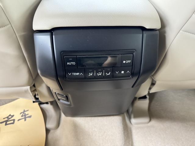 Toyota Land Cruiser Prado 2023 thumb 7