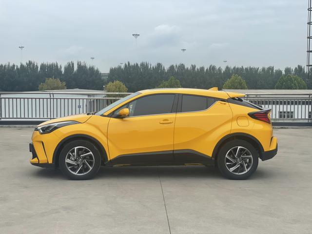 Toyota C-HR 2021 thumb 4