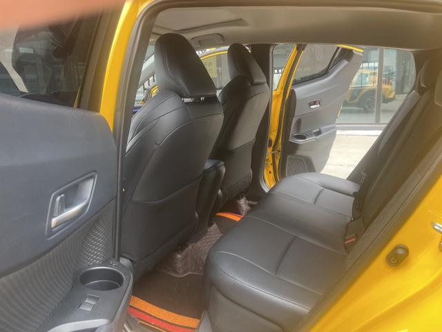 Toyota C-HR 2021 thumb 6