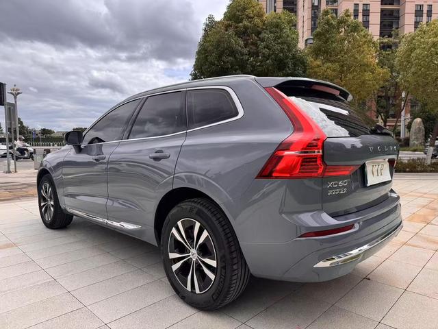 Volvo XC60 2023 thumb 6