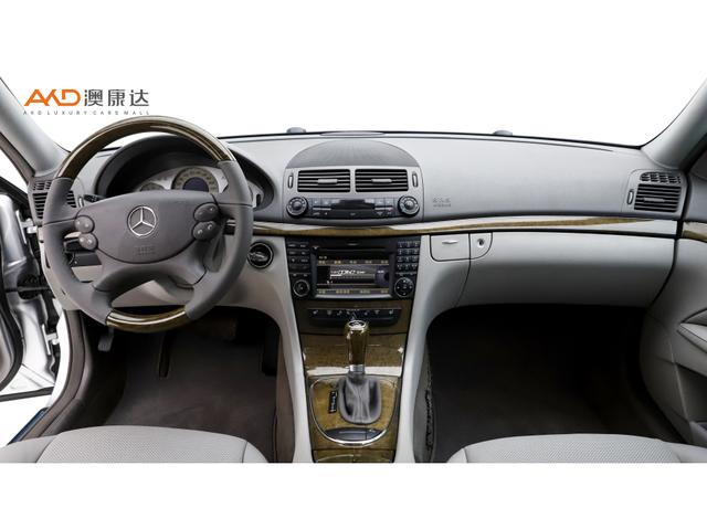 Mercedes-Benz E-Class 2009 thumb 4