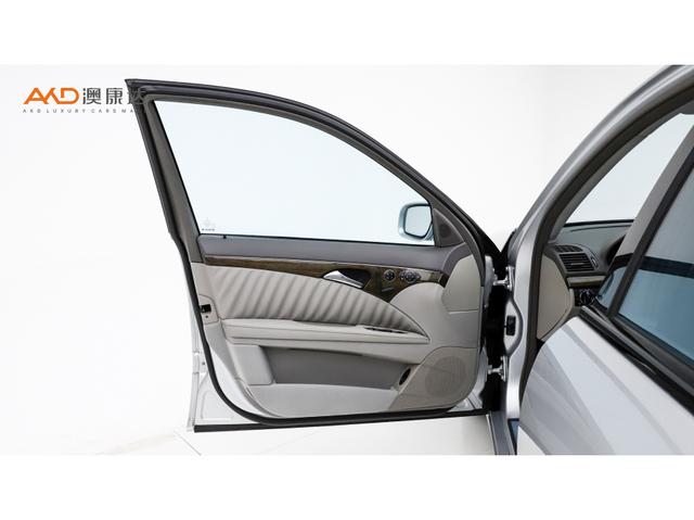 Mercedes-Benz E-Class 2009 thumb 8
