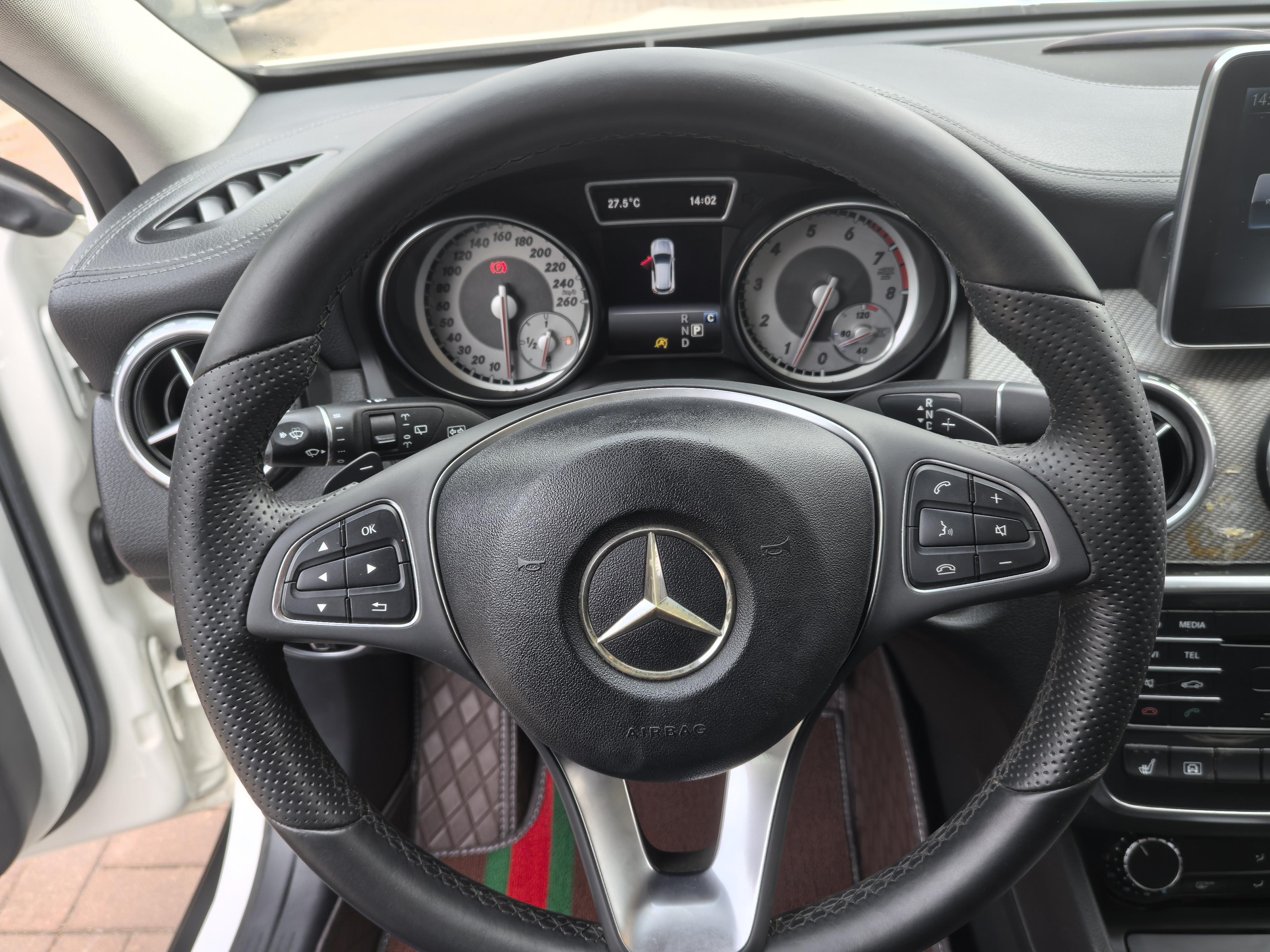 Mercedes-Benz GLA 2016 thumb 8