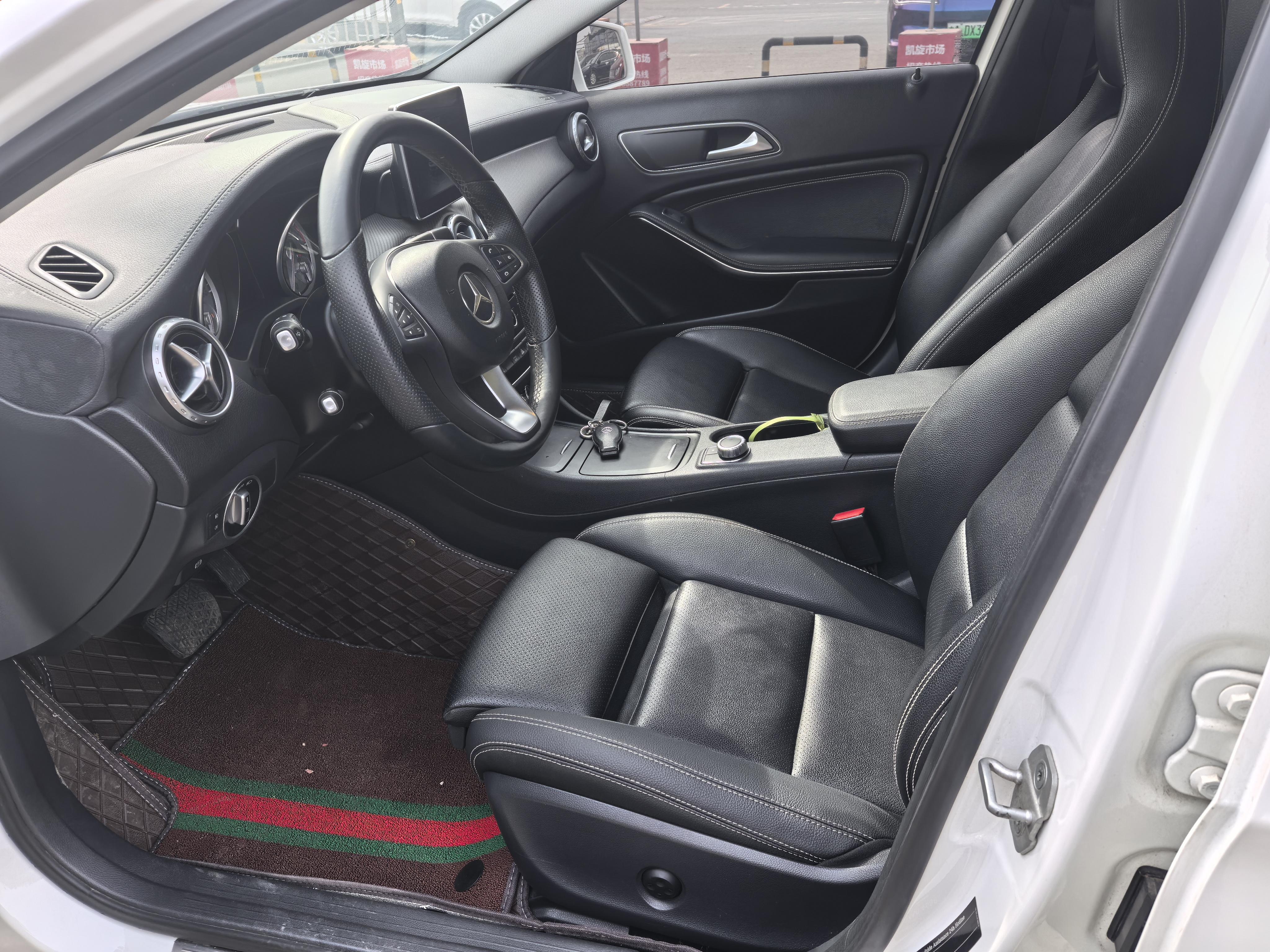 Mercedes-Benz GLA 2016 thumb 9