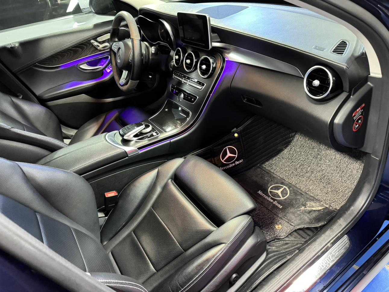 Mercedes-Benz C-Class 2018 thumb 10