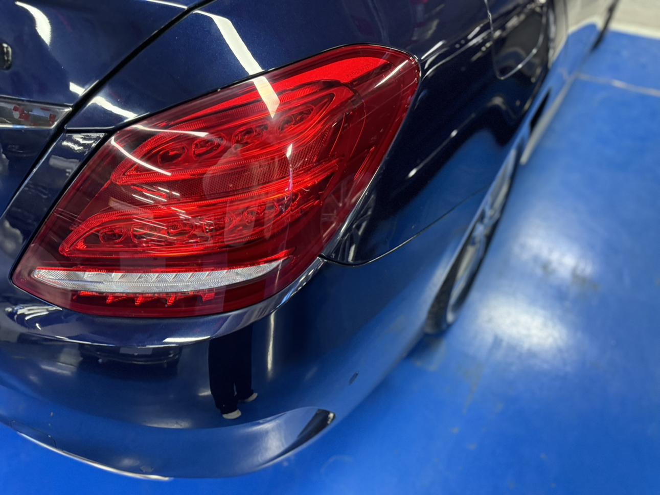 Mercedes-Benz C-Class 2018 thumb 12