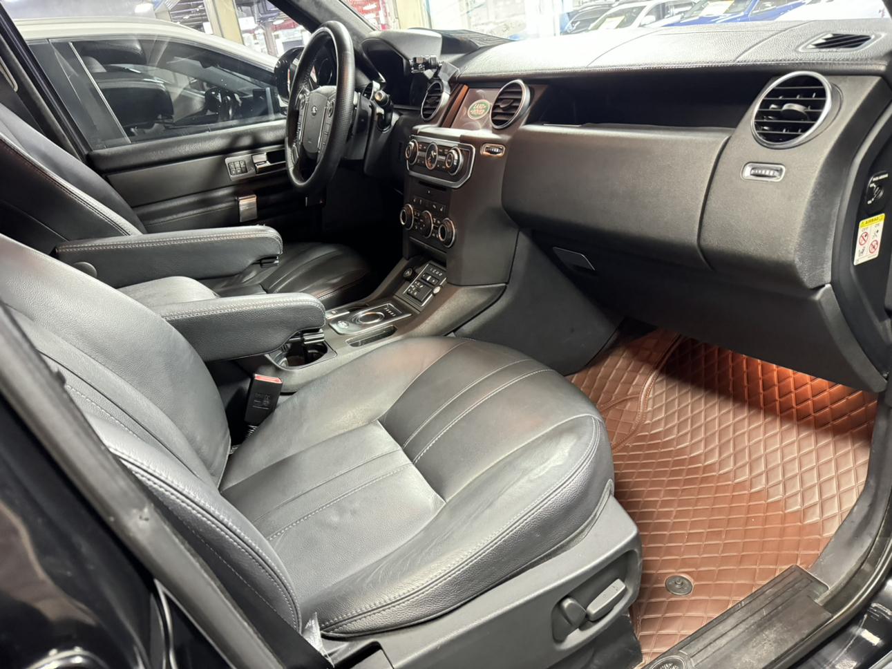 Land Rover Discovery 2016 thumb 9