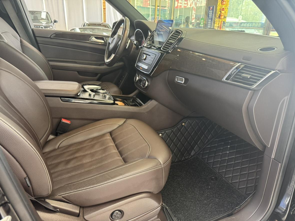 Mercedes-Benz GLS 2017 thumb 8
