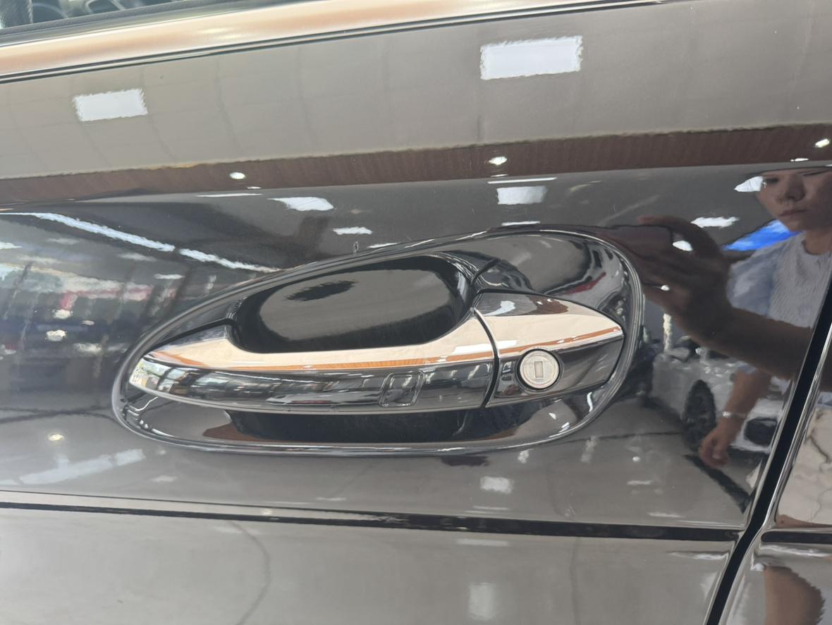 Mercedes-Benz GLS 2017 thumb 9