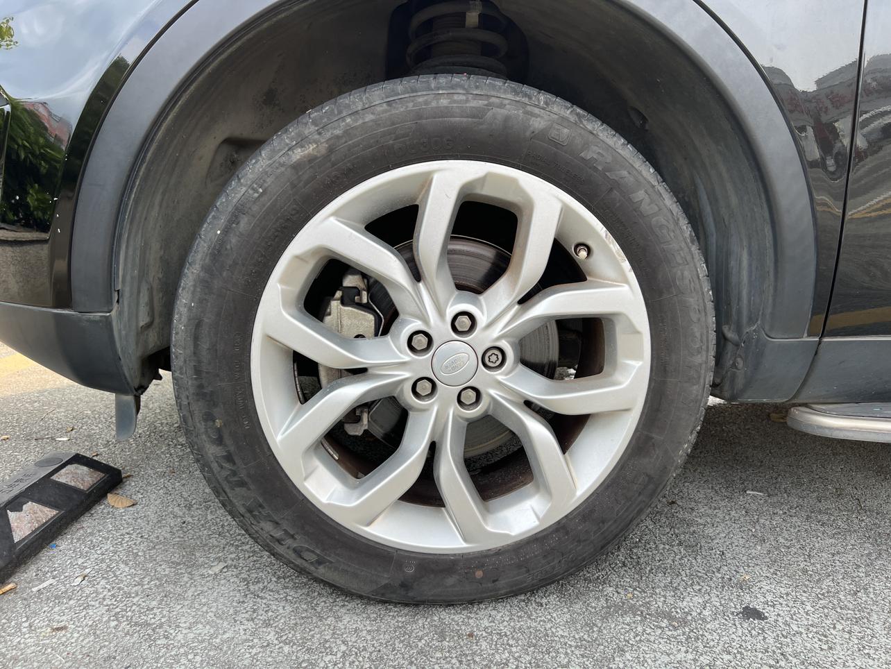 Land Rover Discovery Sport 2017 thumb 11
