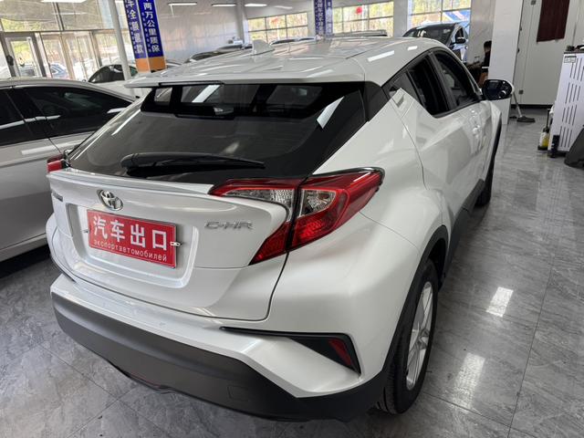 Toyota C-HR 2022 thumb 3