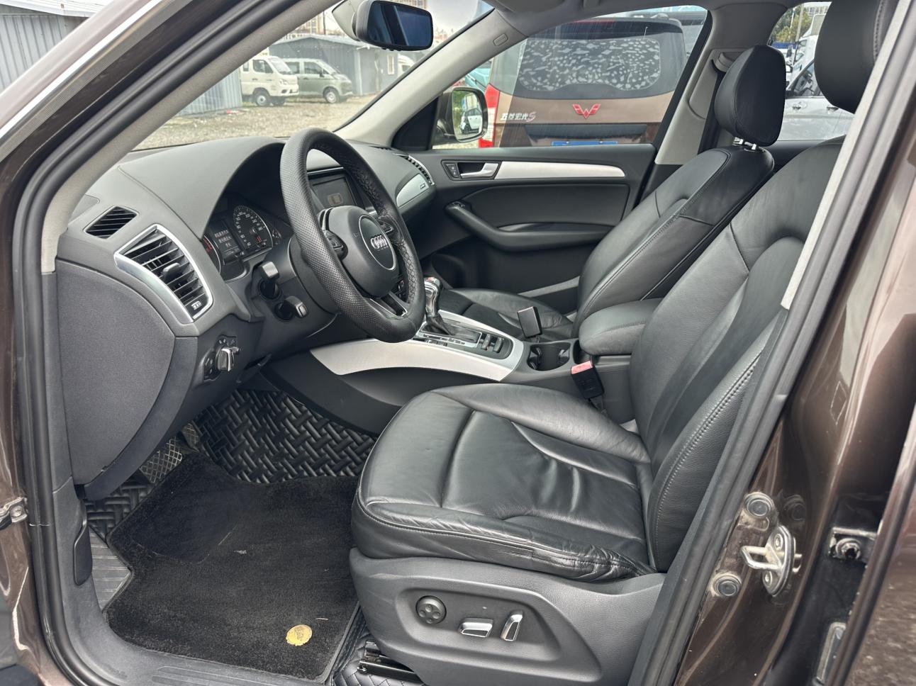 Audi Q5 2014 thumb 6