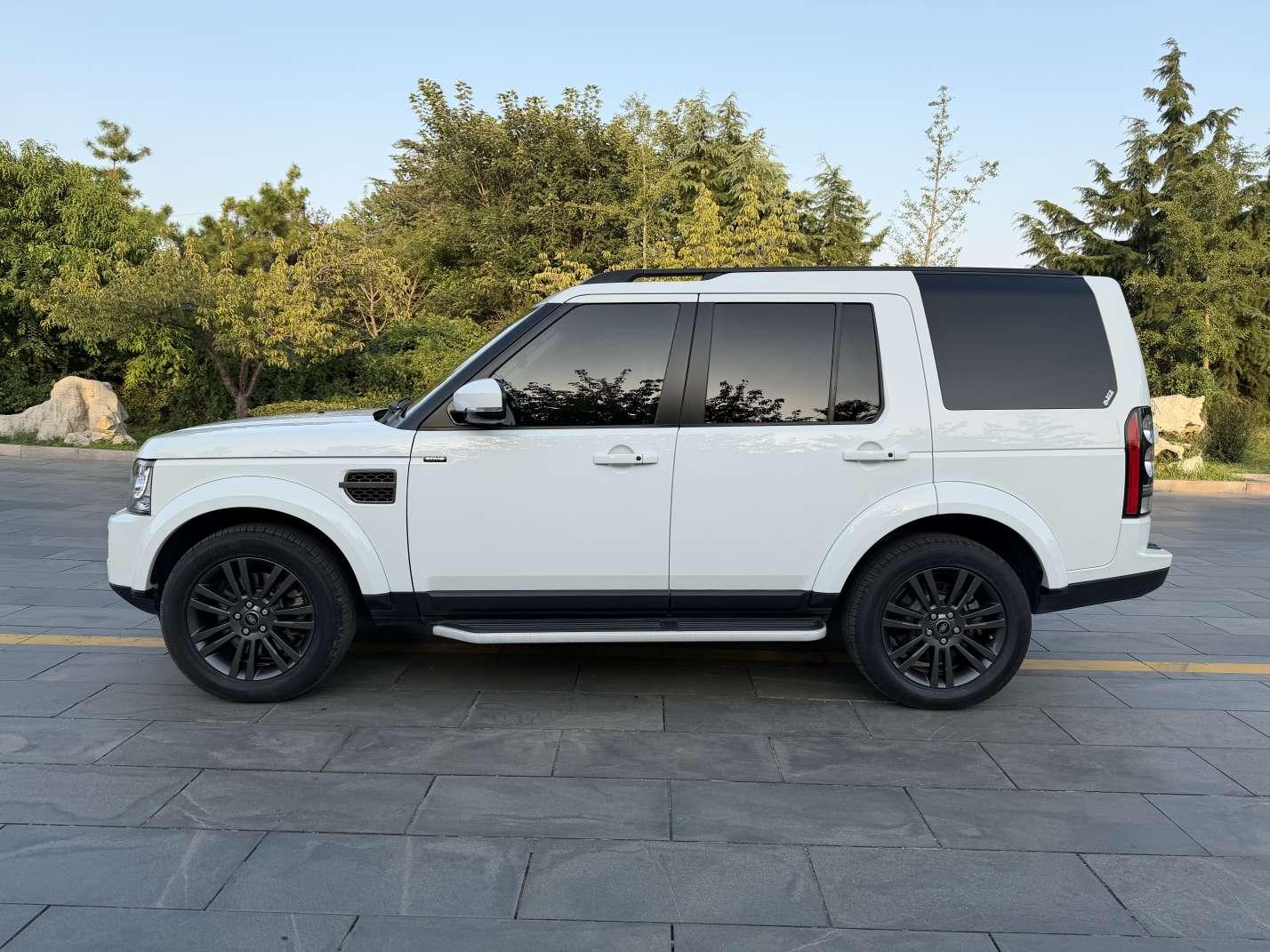 Land Rover Discovery 2016 thumb 2