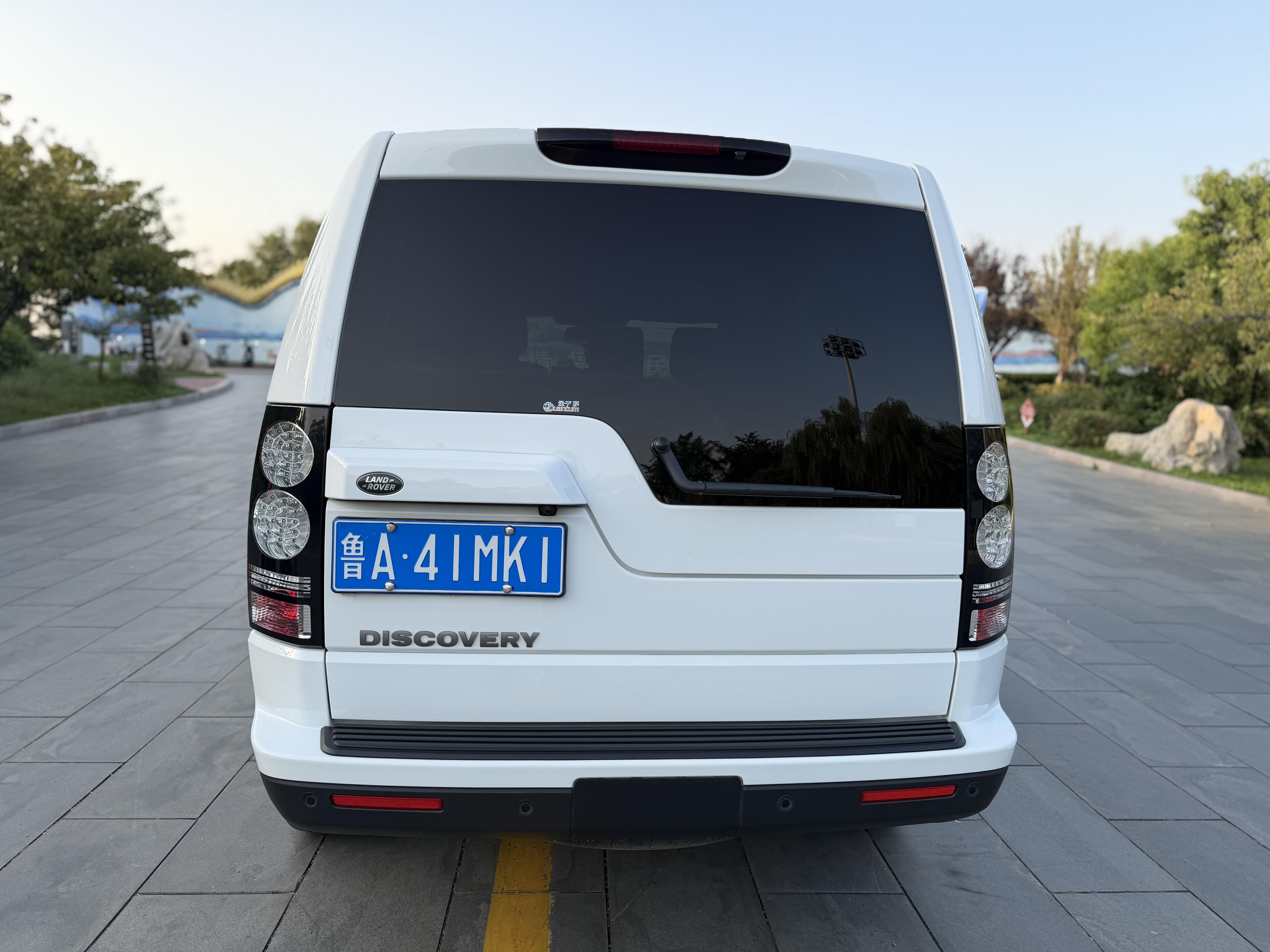 Land Rover Discovery 2016 thumb 4