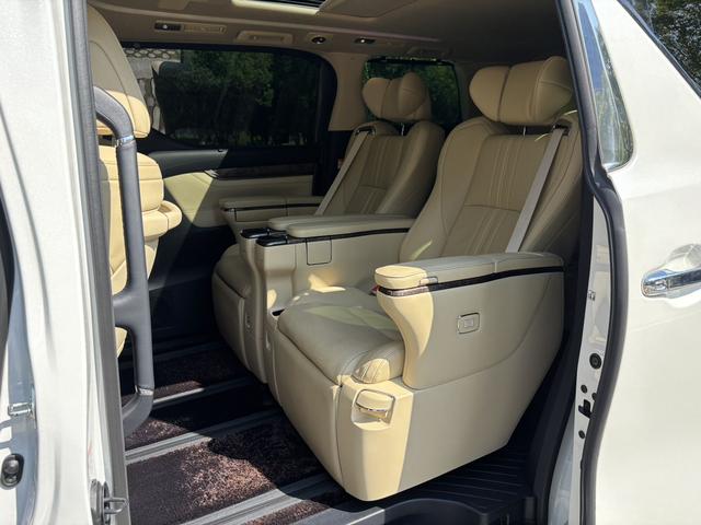 Toyota Vellfire 2023 thumb 6