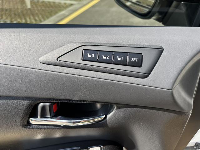 Toyota Vellfire 2023 thumb 8