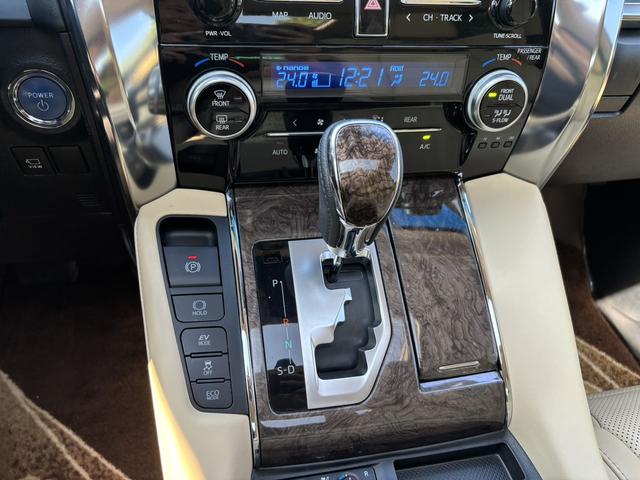 Toyota Vellfire 2023 thumb 12